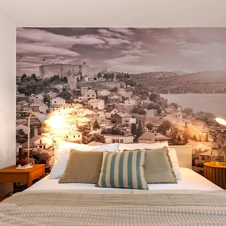 Lägenhet Charming Renovated Next To The Sea Šibenik